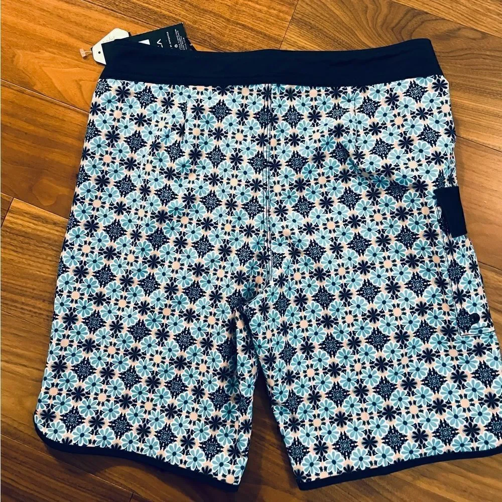 RVCA boys swim trunks size 29 NWT